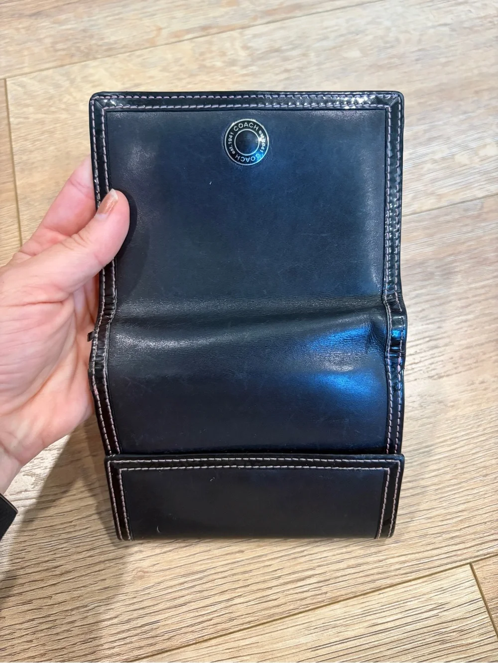 Coach Black Leather Trifold Wallet Pink Interior Snap Closure Y2K